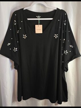 BloomChic Black V-Neck Tunic with Silver Floral Rhinestones size 26